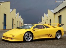 De där. Egenskaper hos Lamborghini Diablo SE 30 Jota 1995