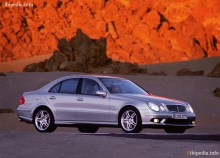 Jene. Eigenschaften von Mercedes Benz E 55 AMG W211 2002 - 2006