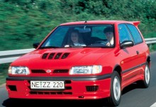 De där. Egenskaper för Nissan Sunny Hatchback 1993 - 1995