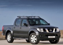 Celles. Caractéristiques de Nissan Navara (Frontier) Double Cabs depuis 2005