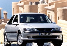 Ty. Nabízí Opel Vectra Hatchback 1995 - 1999