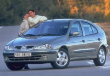 Azok. Jellemzők Renault Megane 5 ajtós 1999-2002