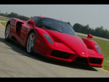Ceux. Caractéristiques Ferrari Enzo 2002 - 2003