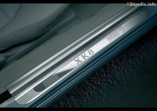 أولئك. خصائص جاكوار XK8 تحويل 2002-2006