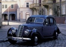 Ceux. Caractéristiques BMW 335 1939 - 1941