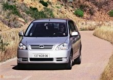 โตโยต้า Avensis Verso 2001 - 2003