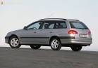 โตโยต้า Avensis สากล 1997 - 2000
