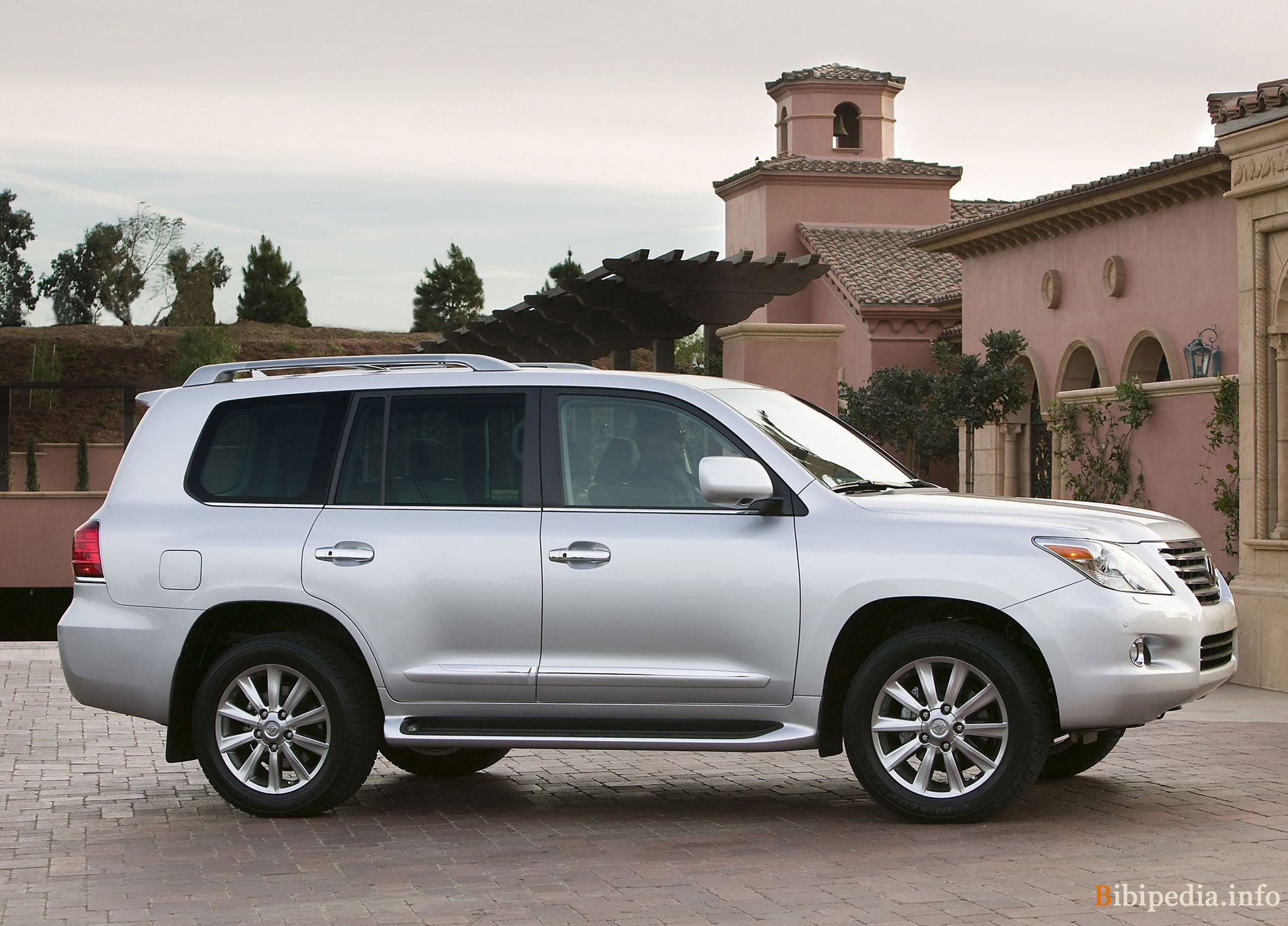 Lexus LX 570 2008 Р±РµР»С‹Р№