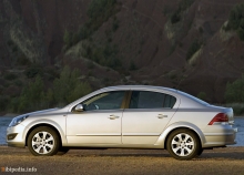 Opel Astra Sedan dal 2007