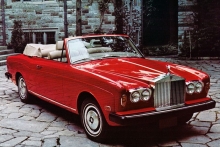 Rolls Royce Corniche ครั้งที่สองที่สามที่สี่ 1971 - 1996