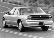 เหล่านั้น. ลักษณะของ Oldsmobile ดาบศาลฎีกา 1991 - 1997