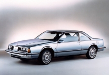 เหล่านั้น. ลักษณะของ Oldsmobile เดลต้า 88 1987 - 1988
