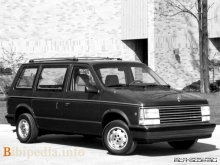 Acestea. Caracteristicile Plymouth Voyager 1987-1991