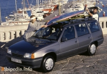 Azok. Jellemzők Opel Kadett Caravan 1984 - 1991