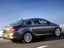 Opel Astra Sport sedan sedan 2012