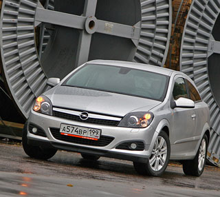 Opel Astra სედანი.