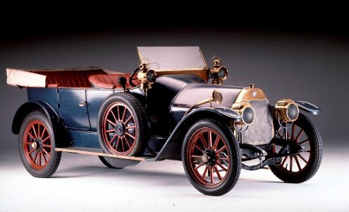 El primer modelo de Alfa Romeo 24HP 1910.