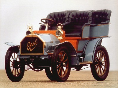 První Opel Motorwagen 10-12 PS 1902