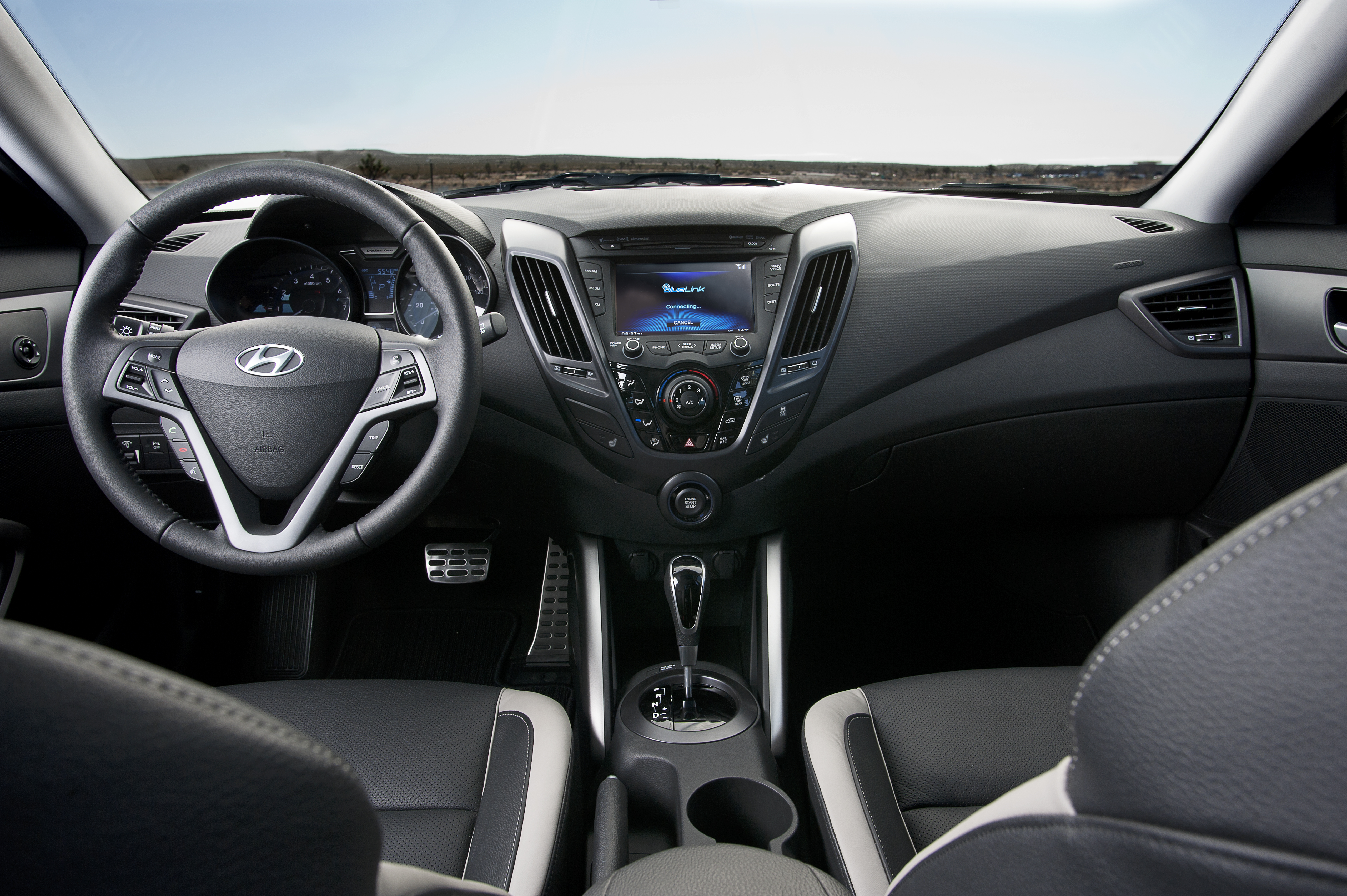 Салон hyundai. Hyundai Veloster 2012 салон. Хендай Велостер 2012 салон. Hyundai Veloster 2013 салон. Hyundai Veloster 2015 салон.