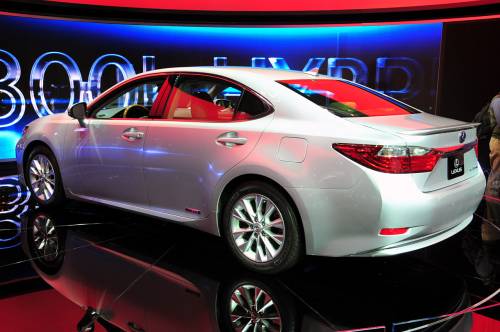 Lexus_ES_2013