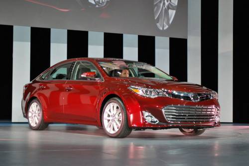 Toyota_Avalon_2013